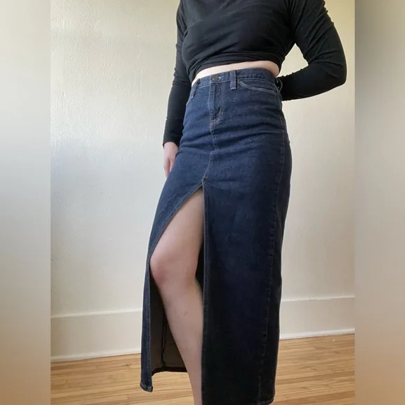 GAP Vintage Dark Wash Jean Skirt - Picture 2 of 10